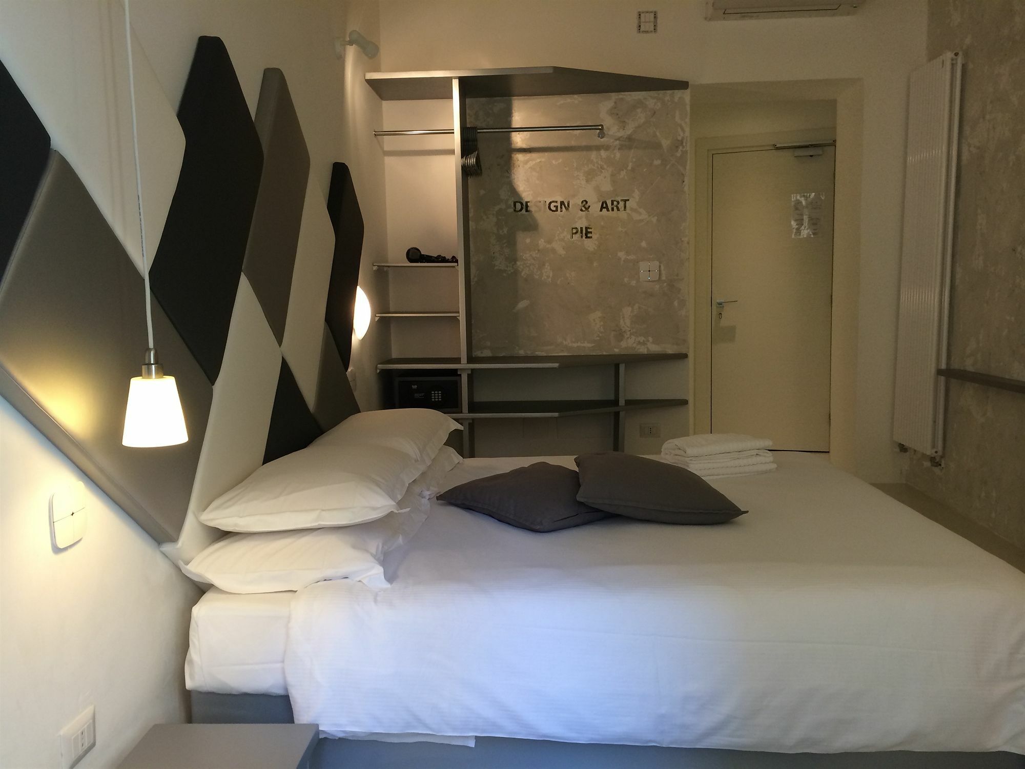 Design&Art Pie' Hotel Rome Exterior photo